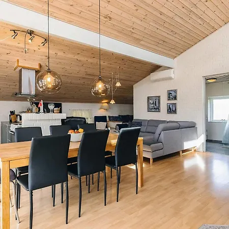 Three-bedroom In Thisted 4 *