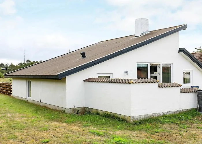 Three-bedroom In Thisted 4 *