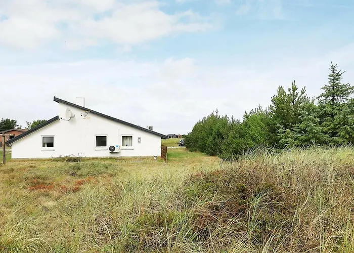 Three-bedroom In Thisted 4 *