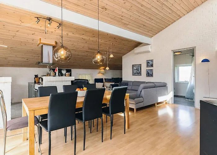 Three-bedroom In Thisted 4 *